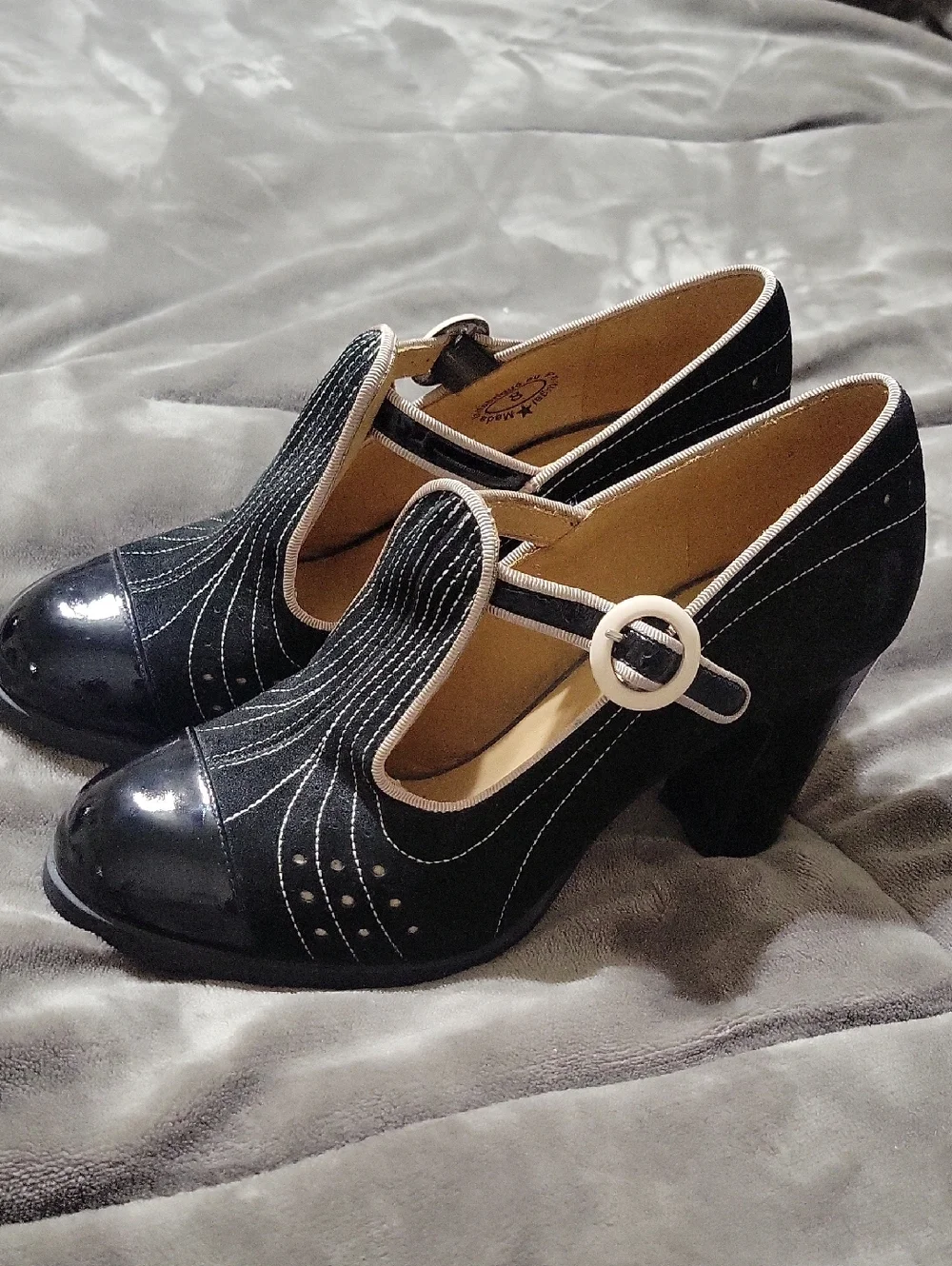 John Fluevog Black Heels with Cream Trim and Round Buckle - Picture 1 of 9
